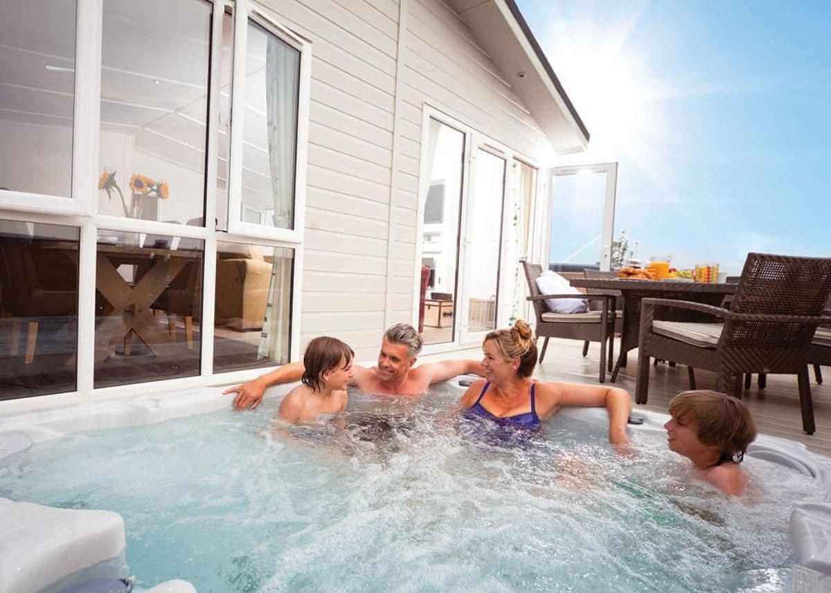 Piran Meadows Resort New Quay Exterior foto