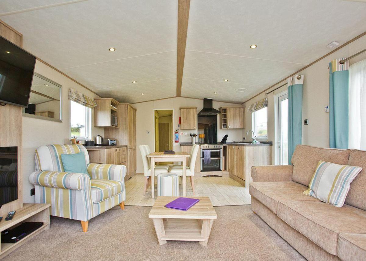 Piran Meadows Resort New Quay Exterior foto
