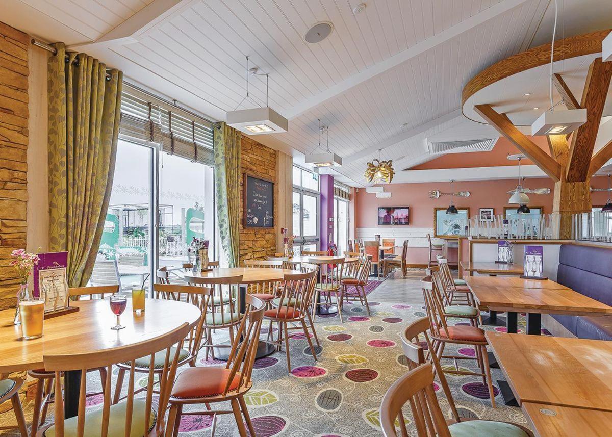 Piran Meadows Resort New Quay Exterior foto