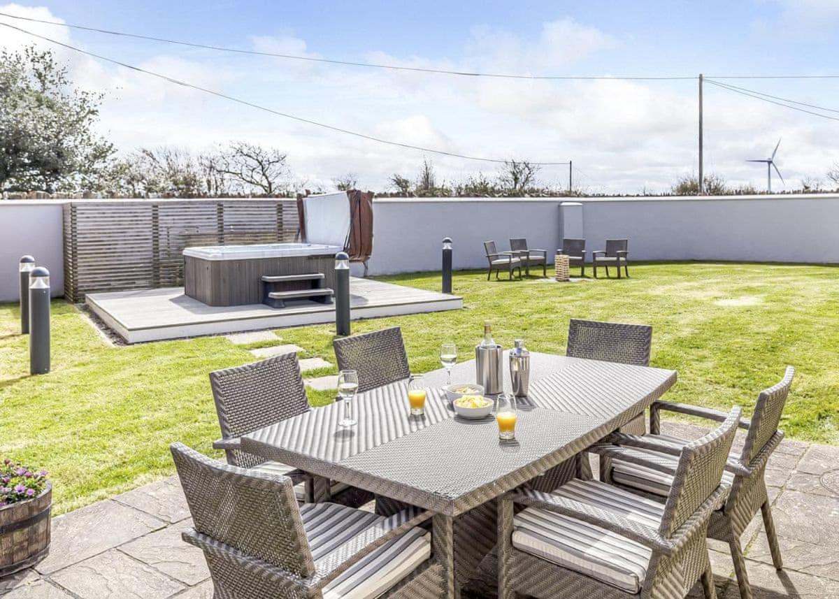 Piran Meadows Resort New Quay Exterior foto